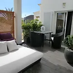 Luxury, Boutique Two-bedroom Modern Townhouse With Golf Views Villa