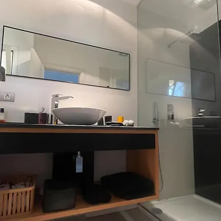 Luxury, Boutique Two-bedroom Modern Townhouse With Golf Views