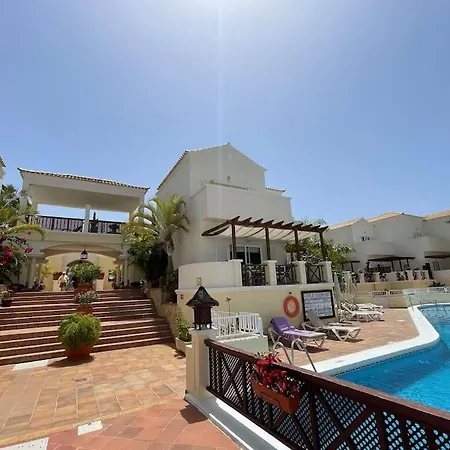 Luxury, Boutique Two-bedroom Modern Townhouse With Golf Views Villa