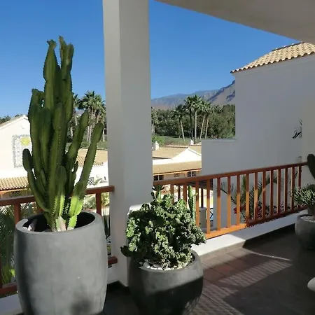 Luxury, Boutique Two-bedroom Modern Townhouse With Golf Views *