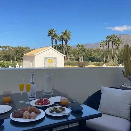 Luxury, Boutique Two-bedroom Modern Townhouse With Golf Views Villa