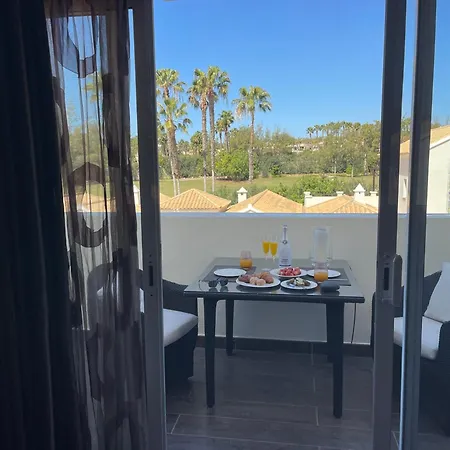 Luxury, Boutique Two-bedroom Modern Townhouse With Golf Views Villa *