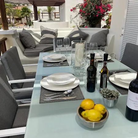 别墅 Luxury, Boutique Two-bedroom Modern Townhouse With Golf Views