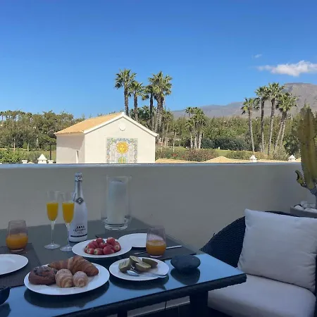 Luxury, Boutique Two-bedroom Modern Townhouse With Golf Views 别墅 阿罗纳