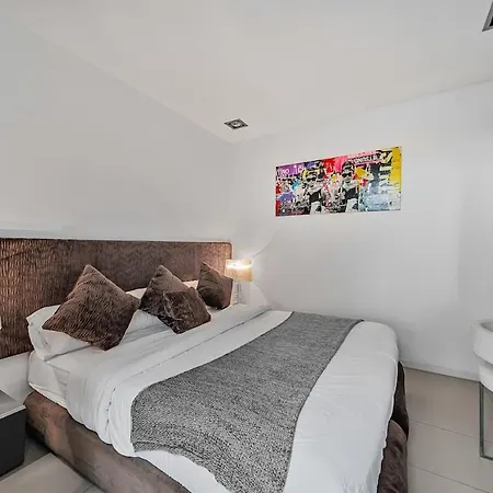别墅 Luxury, Boutique Two-bedroom Modern Townhouse With Golf Views
